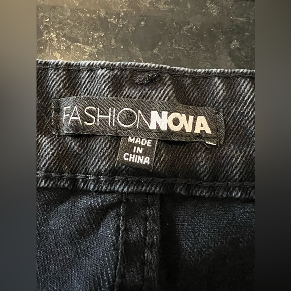 BRAND NEW W/TAGS Side Chain Jeans - Picture 9 of 10